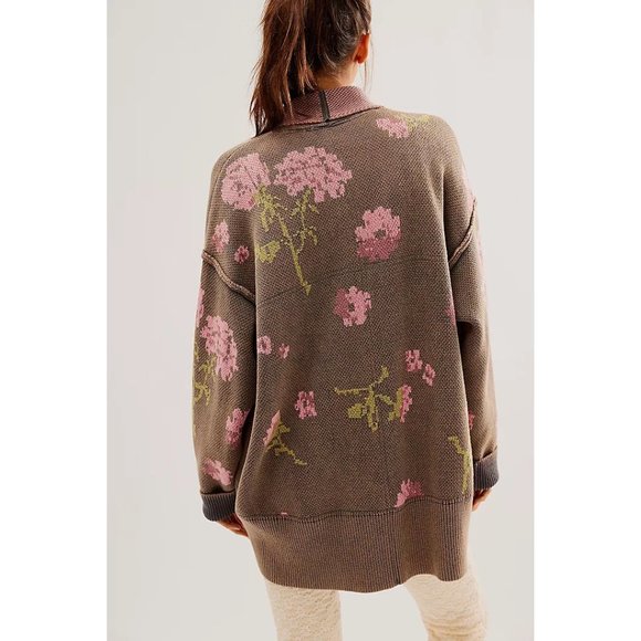 FREE PEOPLE Chamomile Pattern Cardi / Pink and Grey Combo Oversized Size Small - Picture 10 of 17